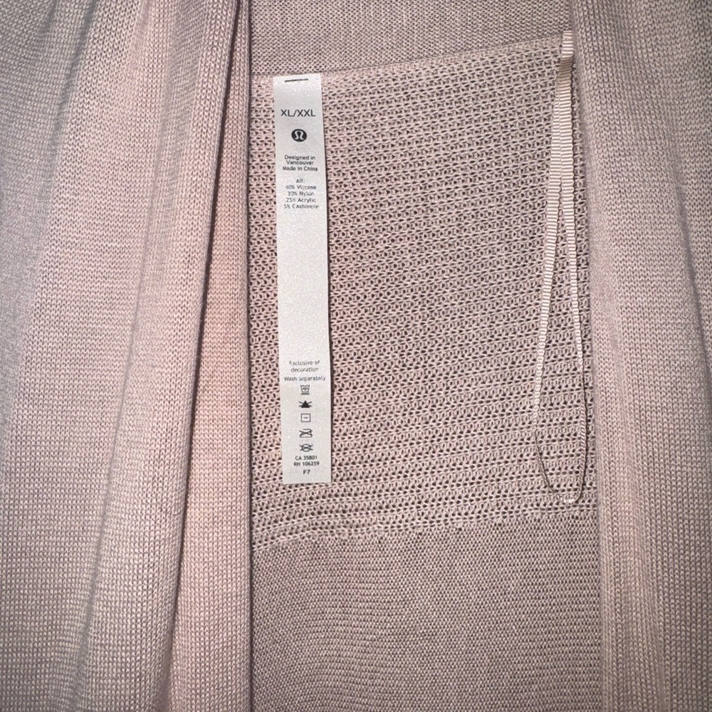 Lululemon Cashlu ™ Knit Wrap - Picture 2 of 5